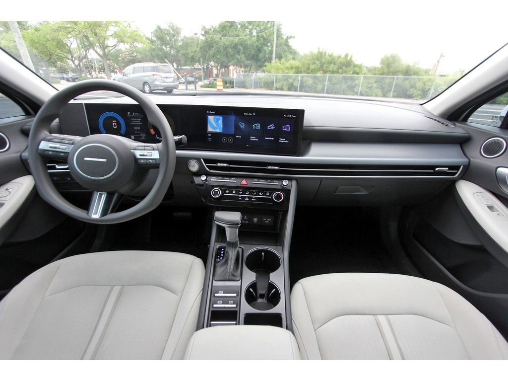 Certified 2025 Hyundai Sonata SE FWD image 10