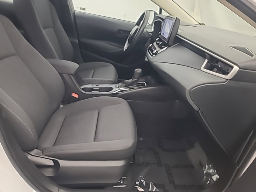 Used 2025 Toyota Corolla LE FWD image 16