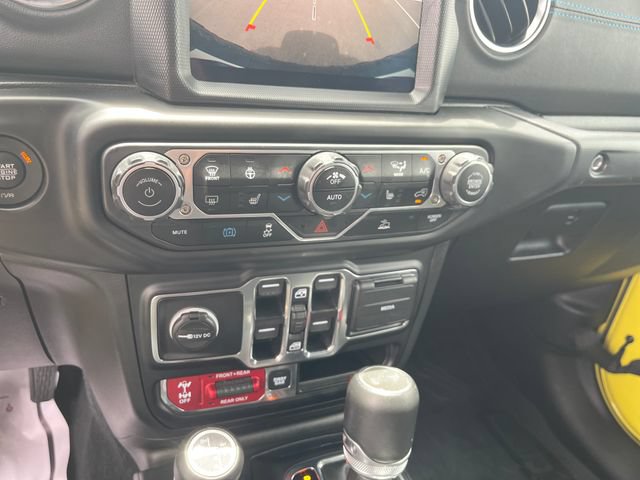 Used 2023 Jeep Wrangler Unlimited Rubicon 4xe w/ Cold Weather Group AWD/4WD image 19