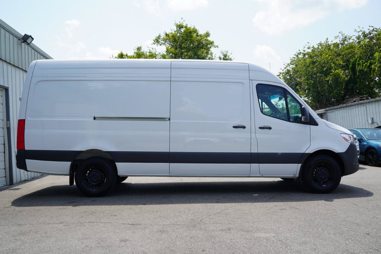 Used 2025 Mercedes-Benz Sprinter 2500 image 6