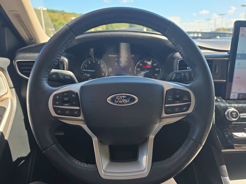 Certified 2023 Ford Explorer Limited w/ Limited Technology Package AWD/4WD image 24