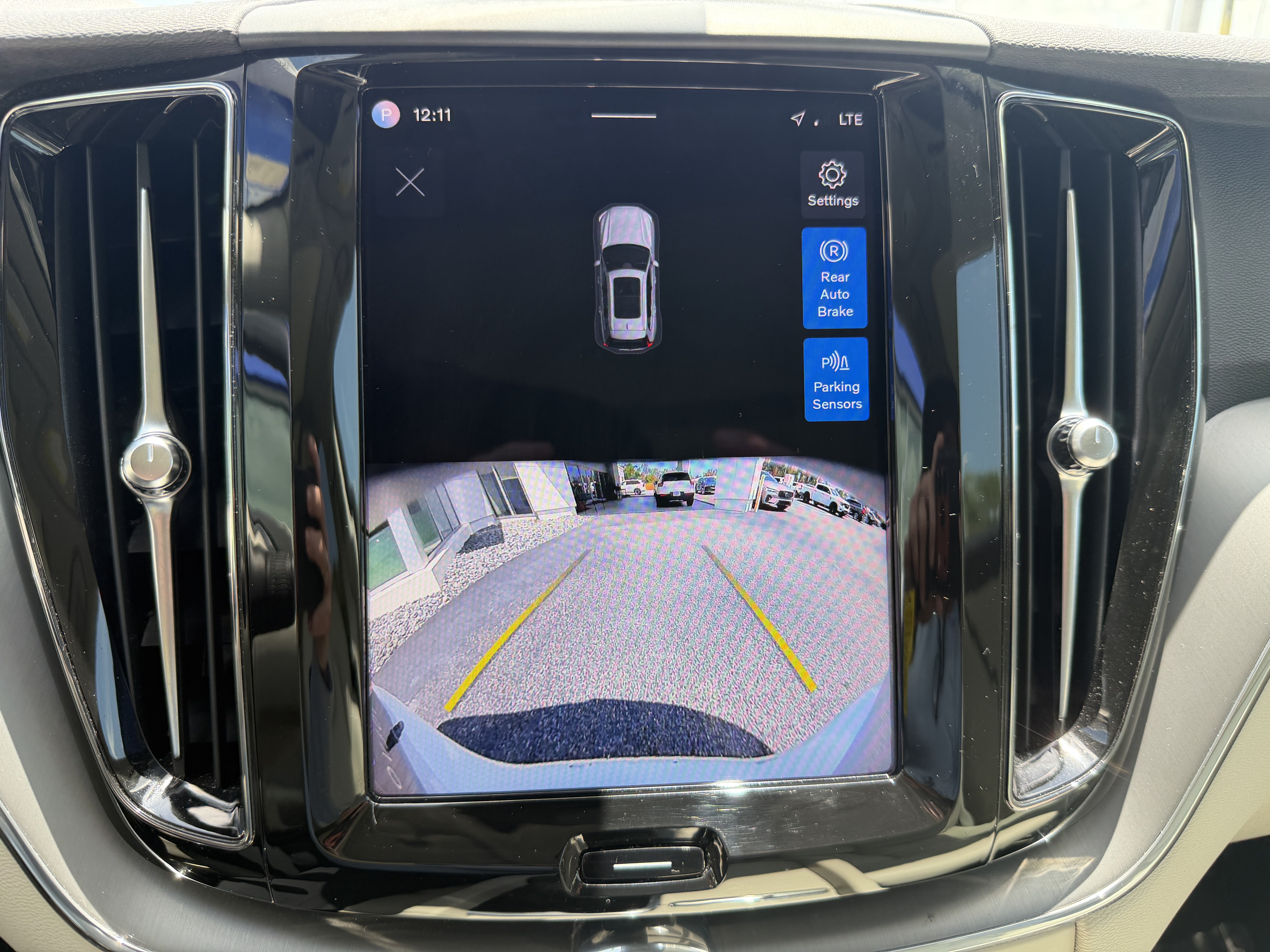 Certified 2024 Volvo XC60 B5 Core AWD/4WD image 22