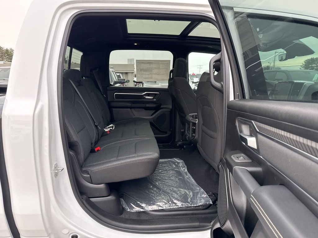 New 2026 RAM 1500 4x4 Crew Cab image 27