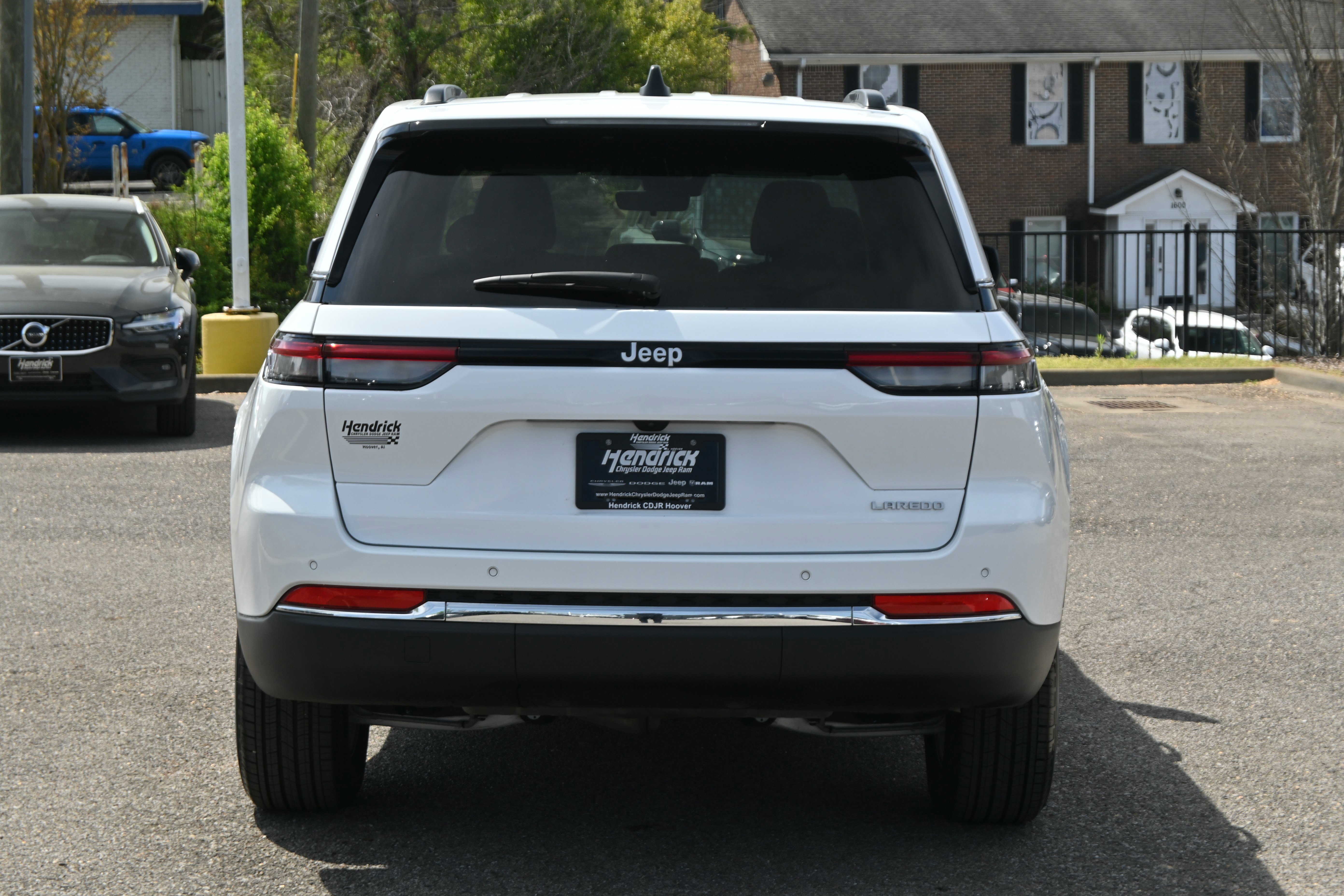 Used 2025 Jeep Grand Cherokee Laredo X image 13