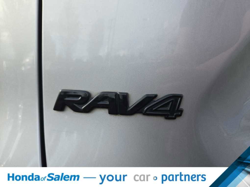 Used 2022 Toyota RAV4 XSE AWD/4WD image 9