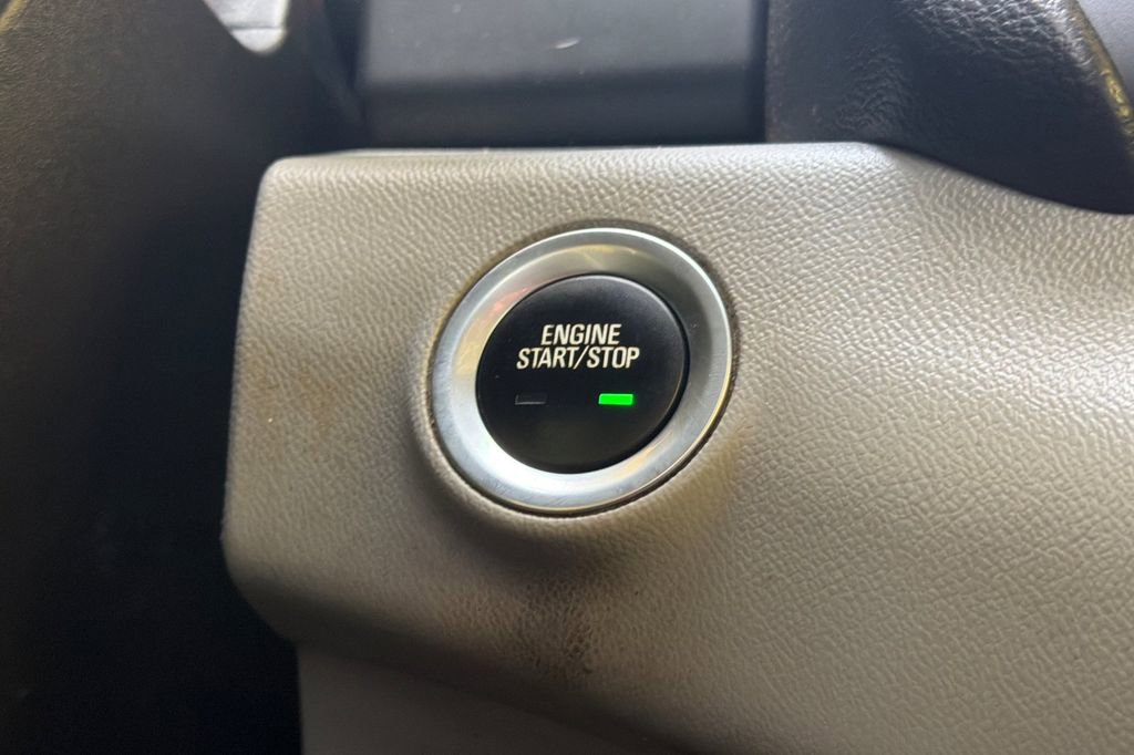 Used 2019 GMC Terrain SLT w/ Infotainment Package II AWD/4WD image 17