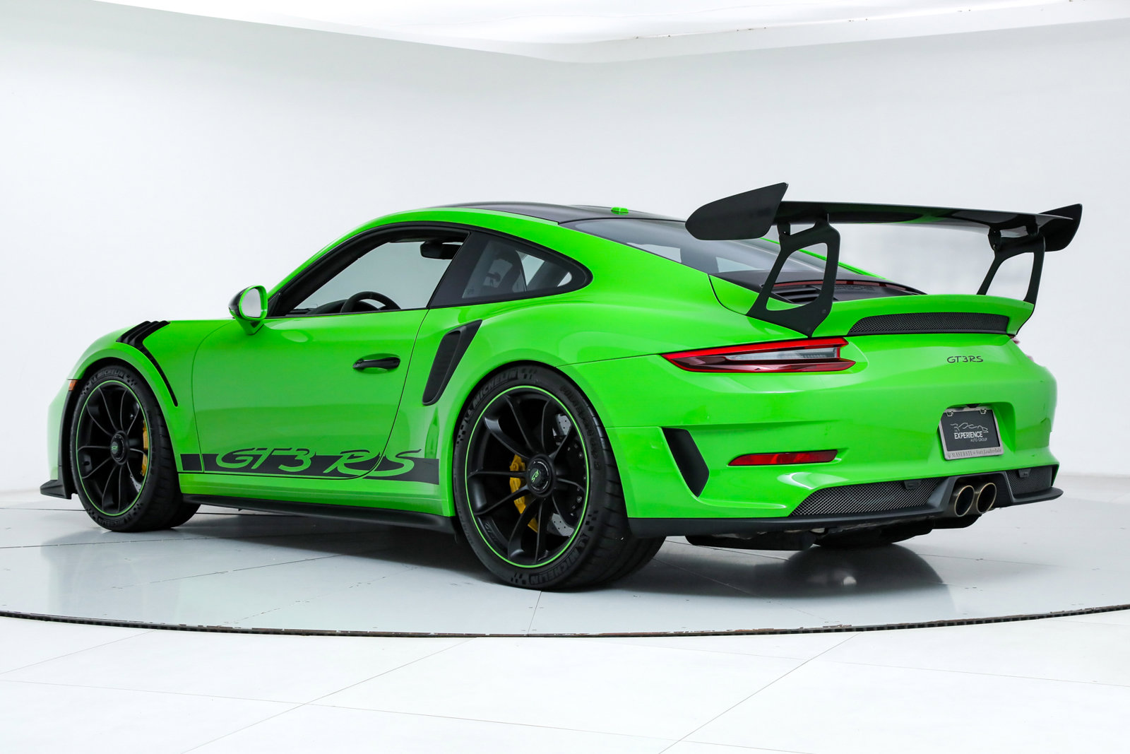 Used 2019 Porsche 911 GT3 RS RWD image 3
