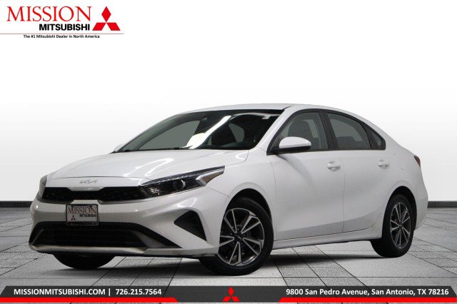 Used 2022 Kia Forte LXS image 1