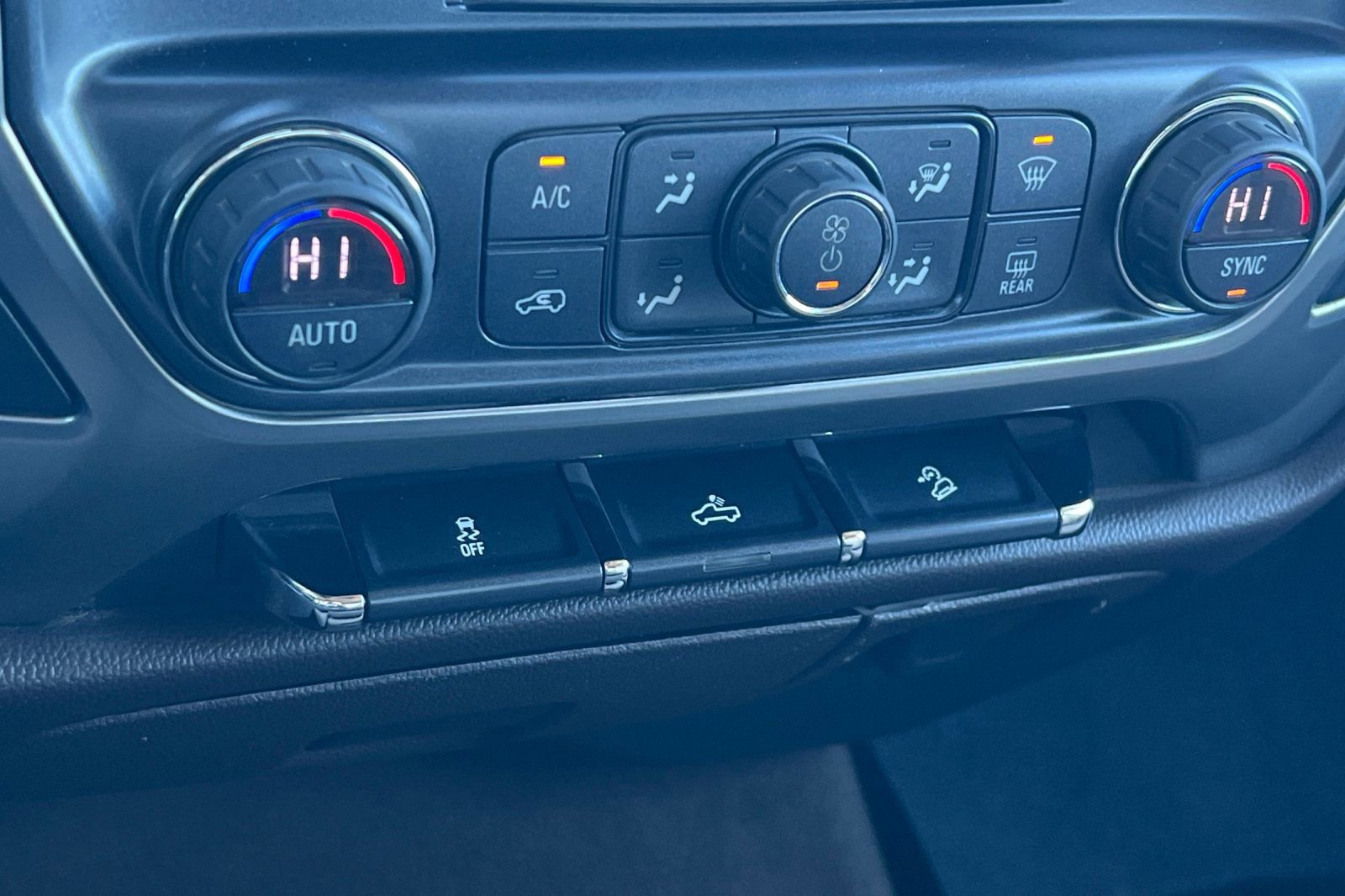 Used 2017 Chevrolet Silverado 1500 LT w/ All Star Edition image 21