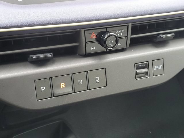 New 2026 Nissan Leaf Platinum+ w/ Illuminated Package FWD image 20