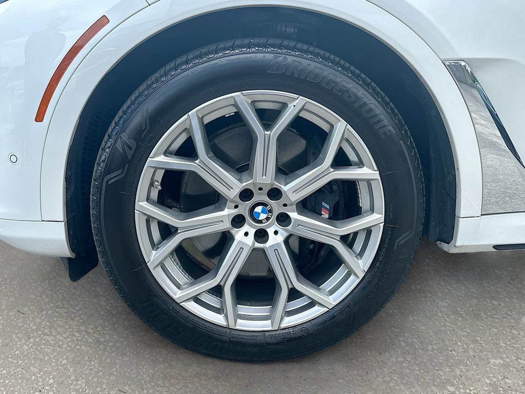 Used 2022 BMW X7 xDrive40i w/ Premium Package AWD/4WD image 32