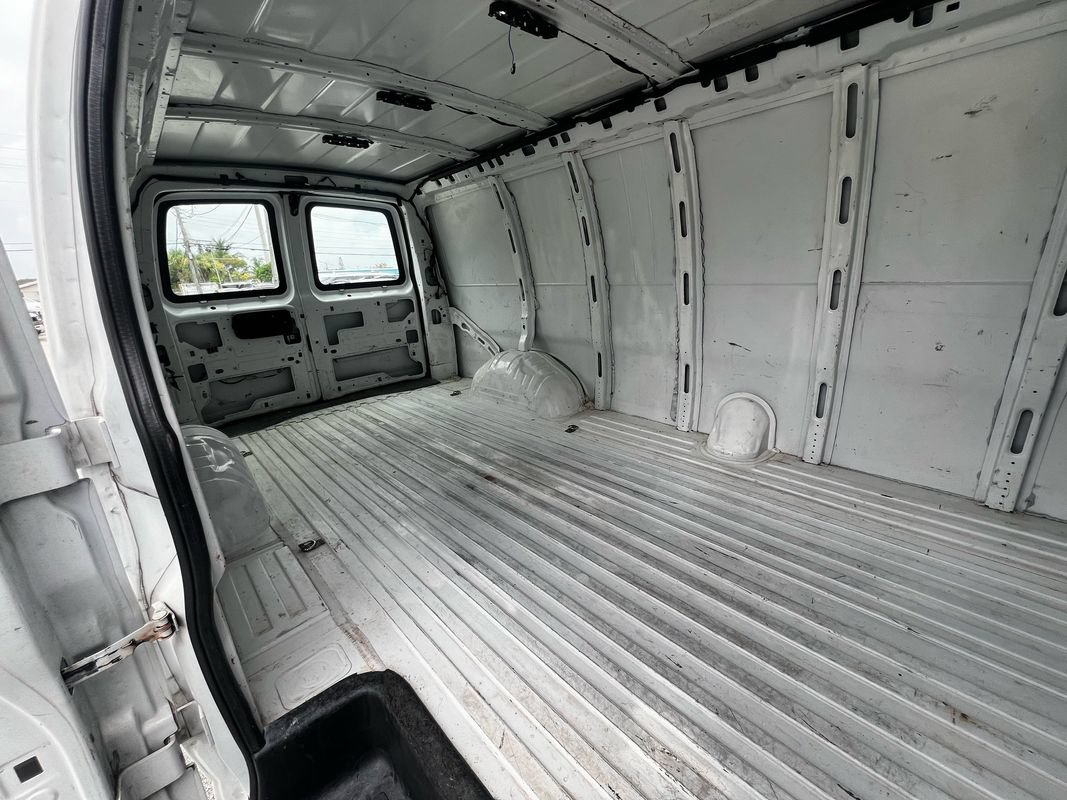 Used 2021 Chevrolet Express 2500 Extended w/ Driver Convenience Package RWD image 9