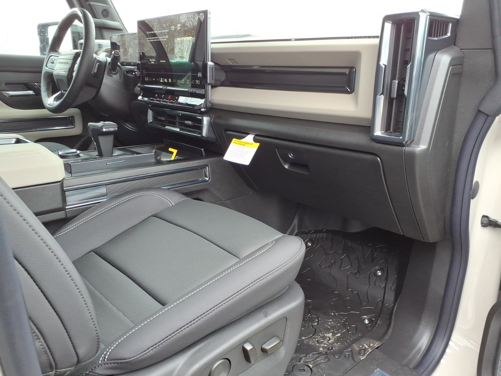 New 2026 GMC Hummer EV SUV w/ LPO, Dark Essentials Package image 9
