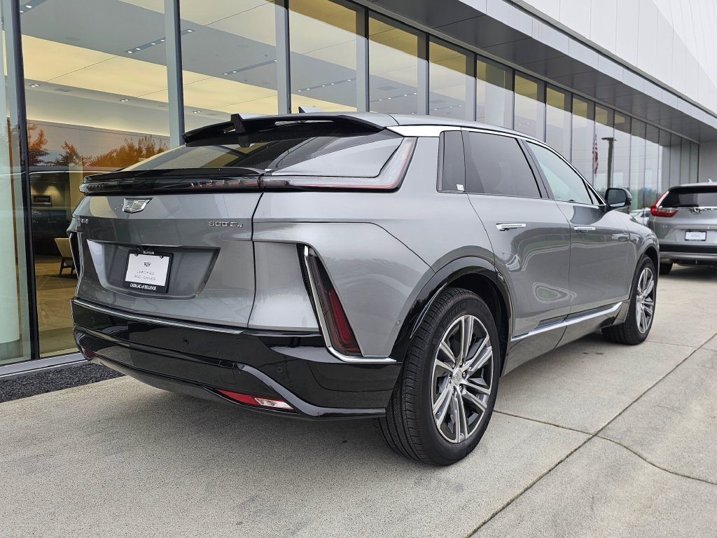 Certified 2024 Cadillac Lyriq Luxury AWD/4WD image 5