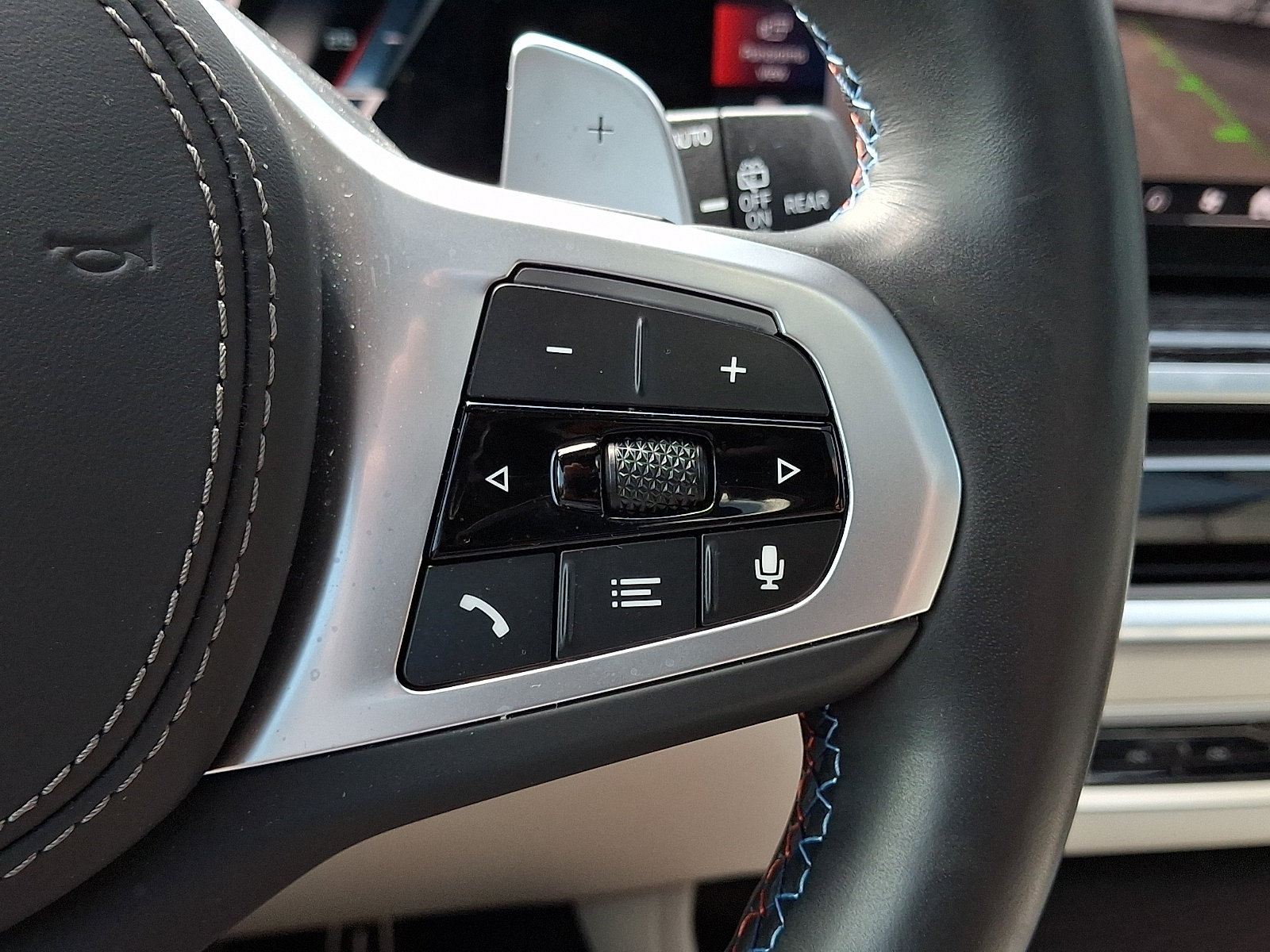 Used 2025 BMW X7 M60i AWD/4WD image 24