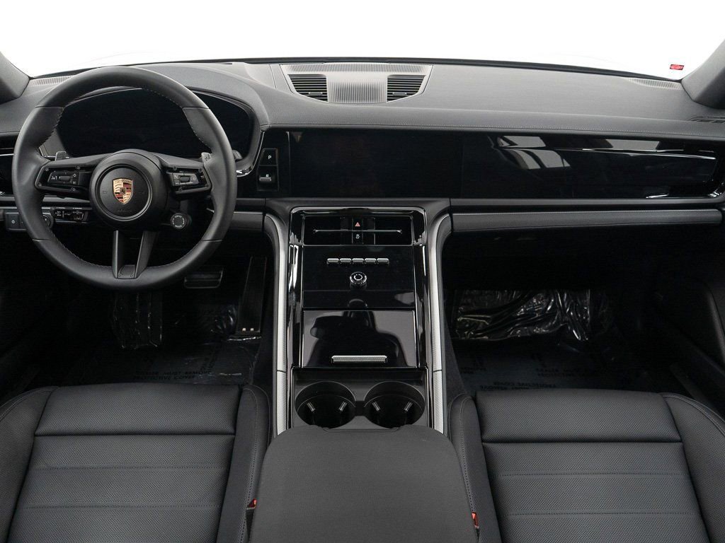 Used 2024 Porsche Panamera 4 image 27