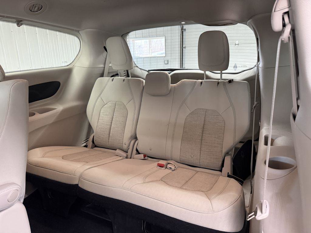 Used 2018 Chrysler Pacifica Touring Plus image 27