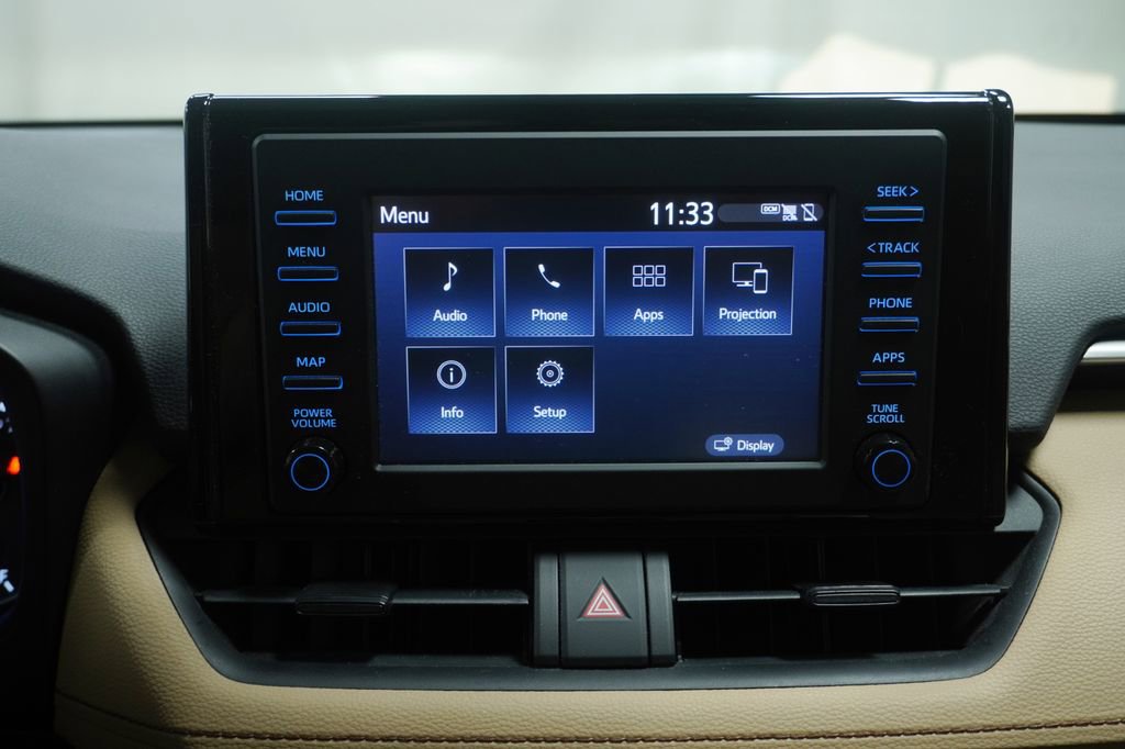 Used 2019 Toyota RAV4 LE AWD/4WD image 18