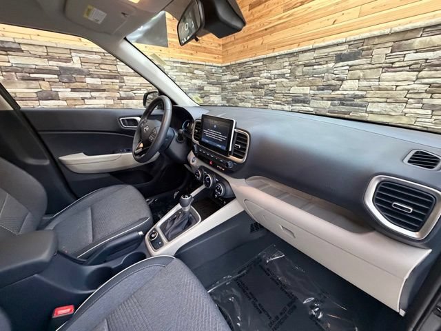 Used 2026 Hyundai Venue SEL FWD image 15