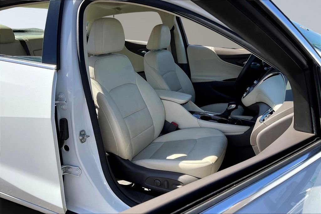 Used 2024 Chevrolet Malibu LT image 30