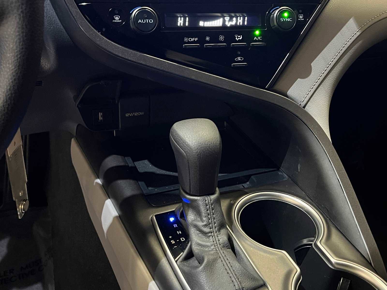 Certified 2022 Toyota Camry LE w/ Carpet Mat Package (TMS) image 23