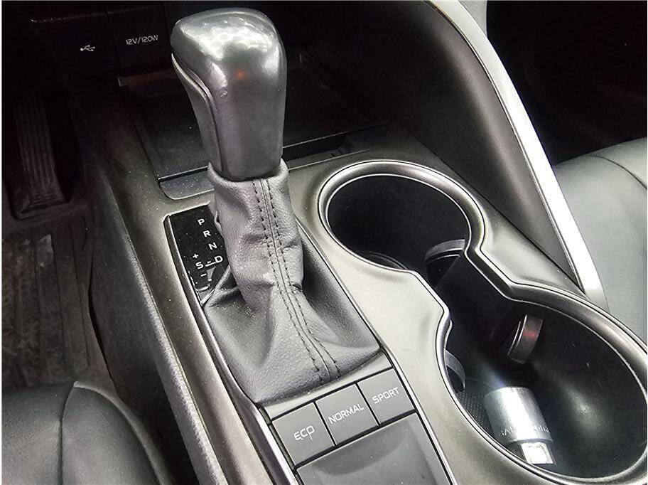 Used 2024 Toyota Camry SE FWD image 18