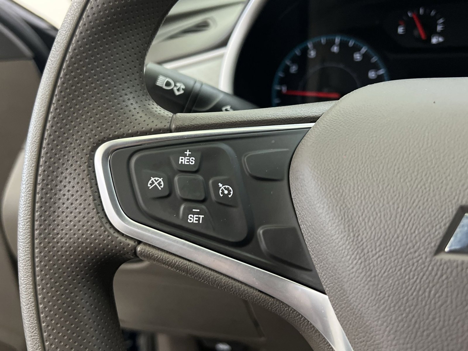 Used 2022 Chevrolet Malibu LT FWD image 33