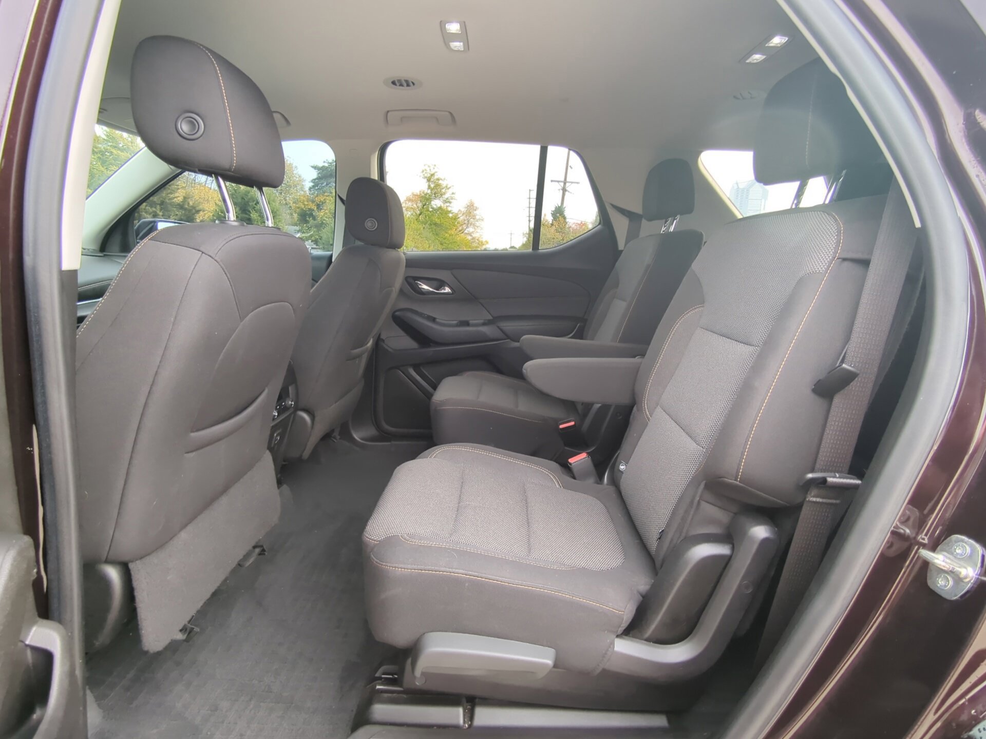 Used 2021 Chevrolet Traverse LT FWD image 26