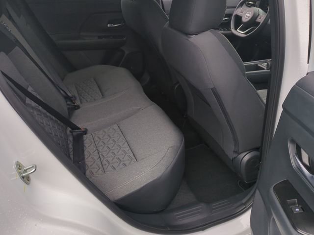 Used 2025 Nissan Kicks SV image 31