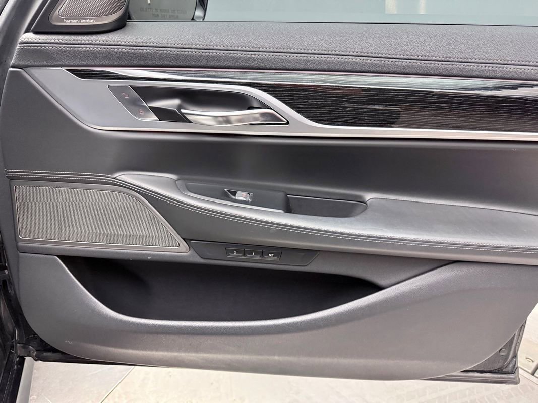 Used 2019 BMW 750i xDrive w/ M Sport Package image 16