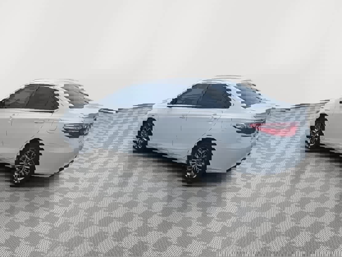 Used 2015 Toyota Camry SE FWD image 6