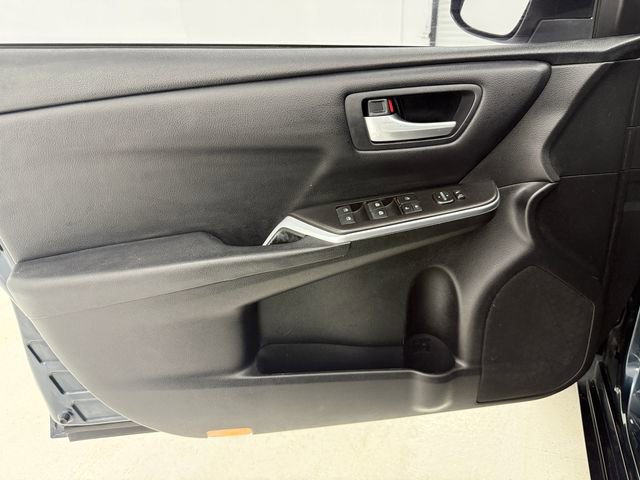 Used 2017 Toyota Camry LE FWD image 28