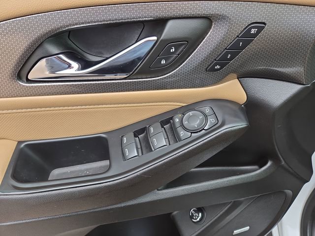 Used 2023 Chevrolet Traverse Premier image 15