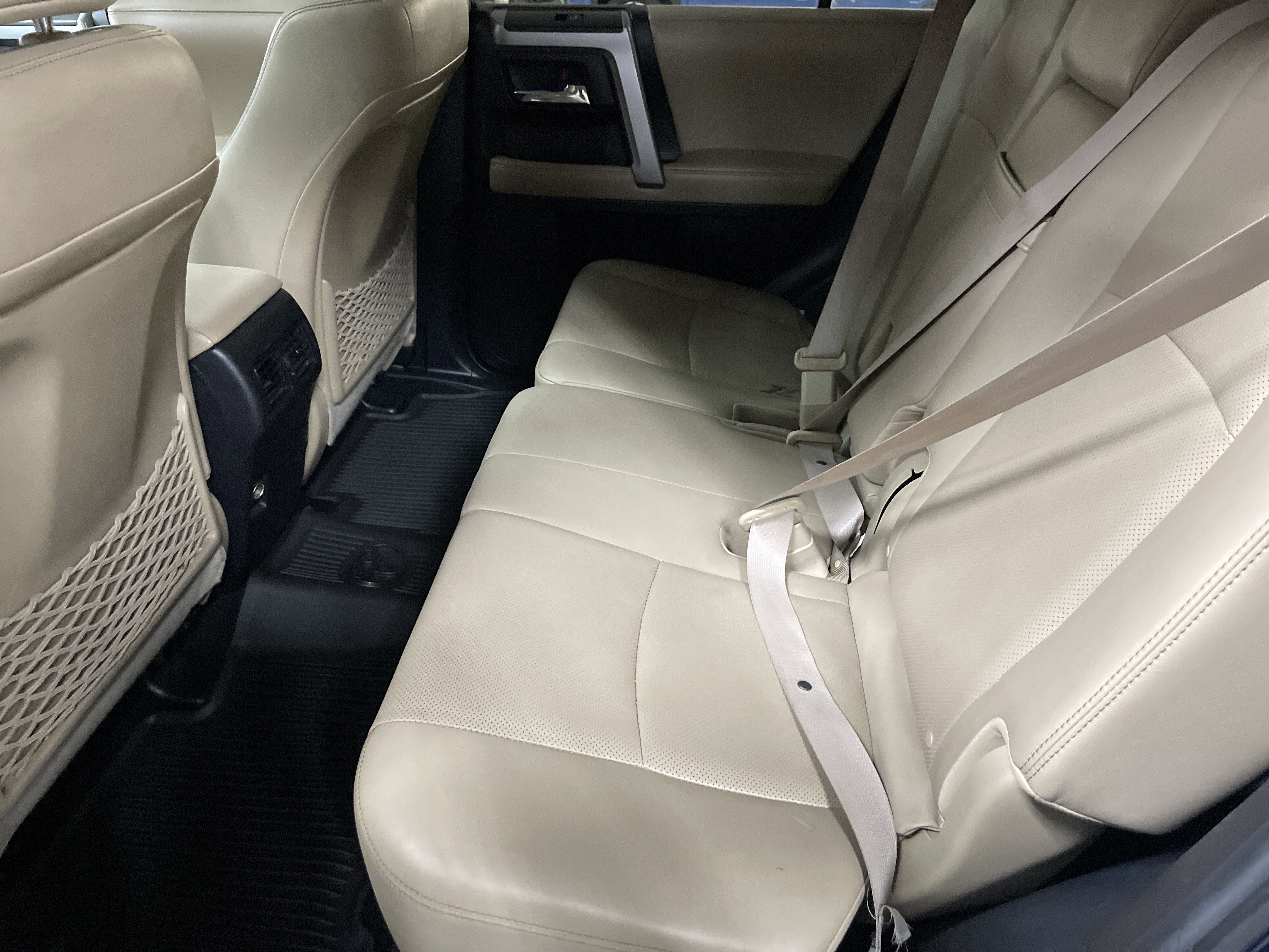 Used 2016 Toyota 4Runner Limited AWD/4WD image 32