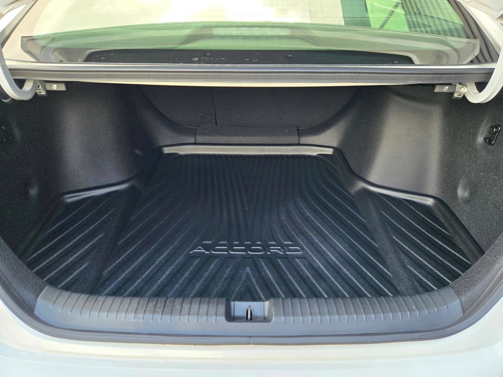 Used 2025 Honda Accord SE image 27