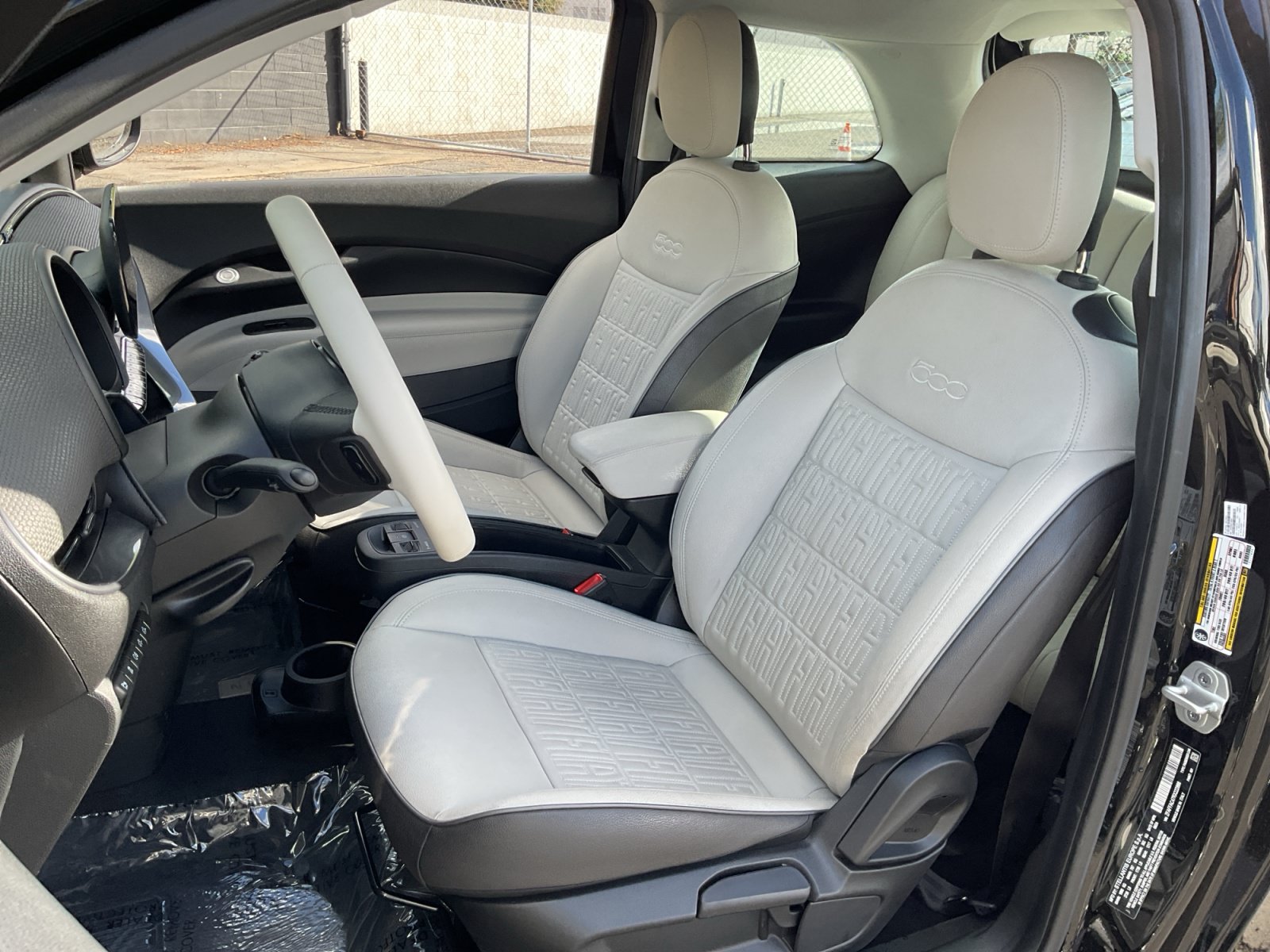 Used 2024 FIAT 500 e FWD image 19