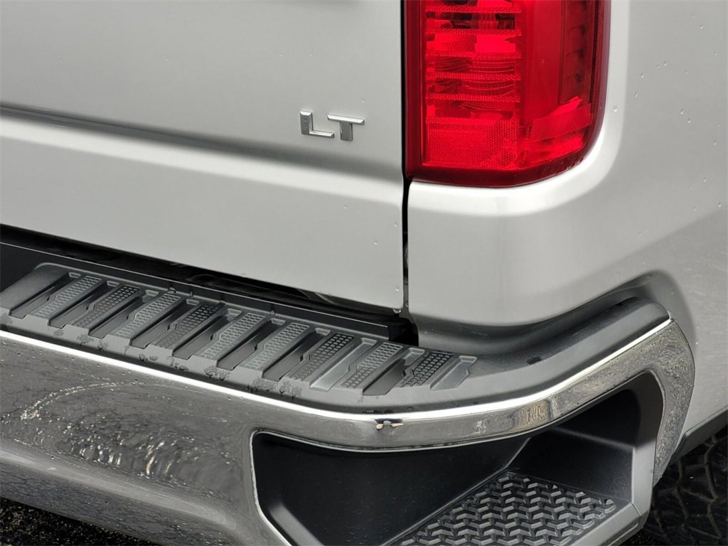 Used 2022 Chevrolet Silverado 1500 LT image 9