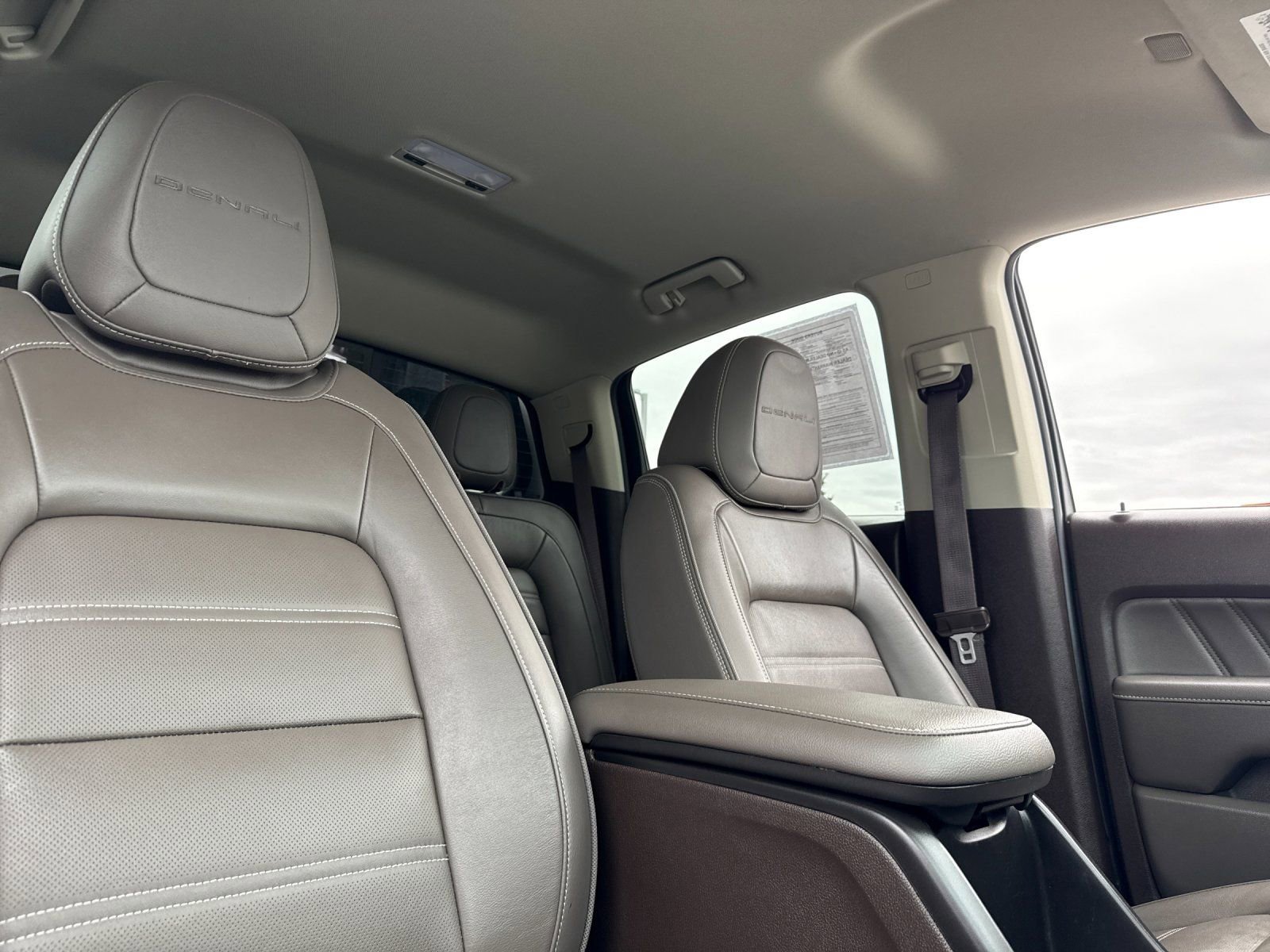 Used 2022 GMC Canyon Denali image 16