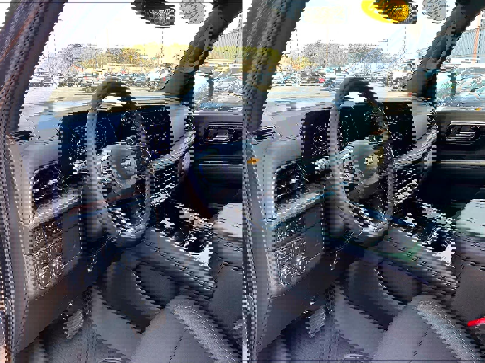 Used 2025 Chevrolet Tahoe LS image 8