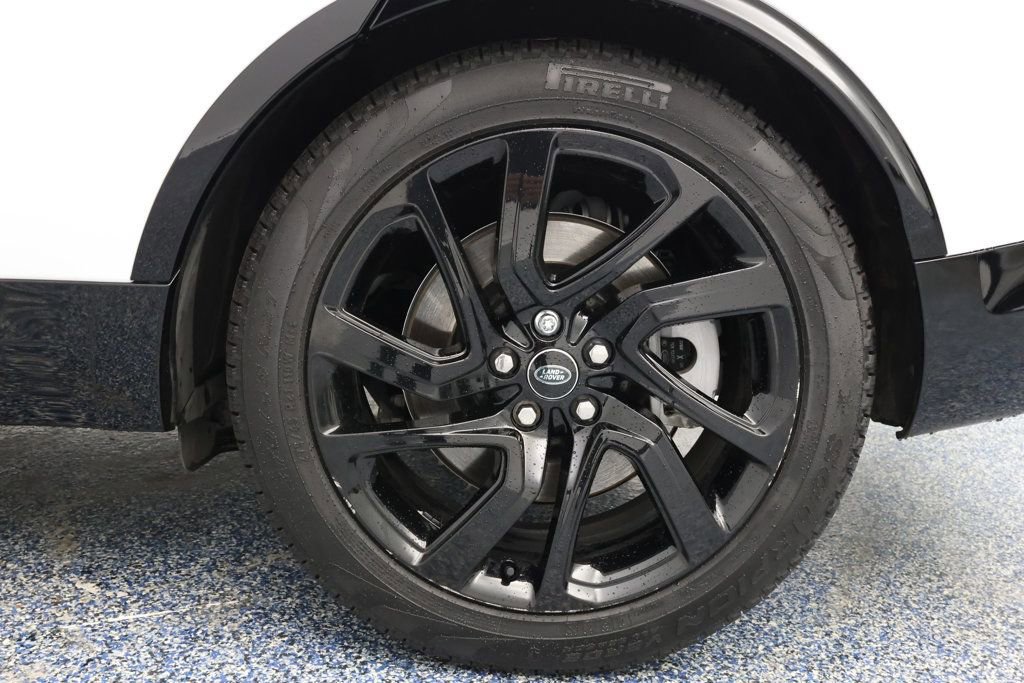 Used 2023 Land Rover Discovery HSE R-Dynamic image 6