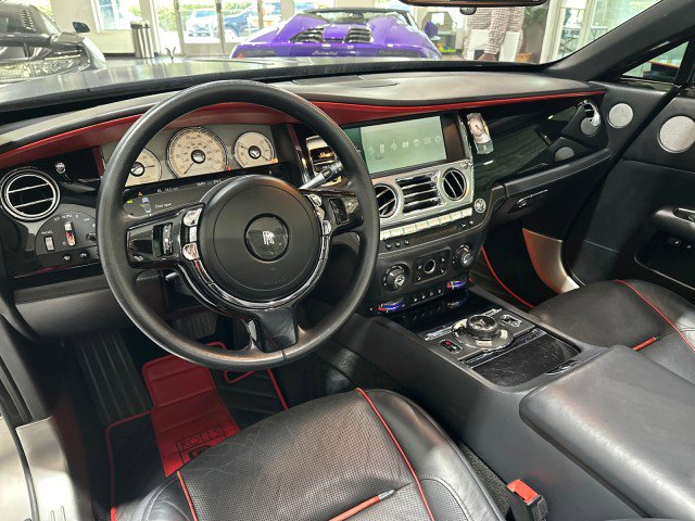 Used 2017 Rolls-Royce Dawn RWD image 3