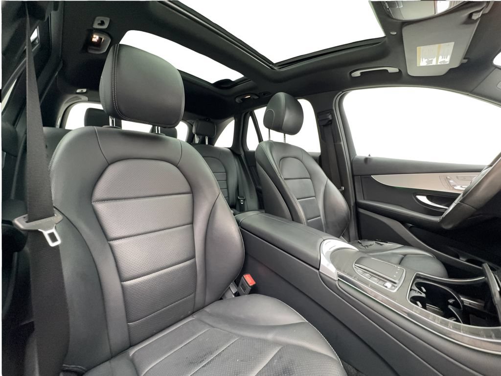 Used 2022 Mercedes-Benz GLC 300 image 28