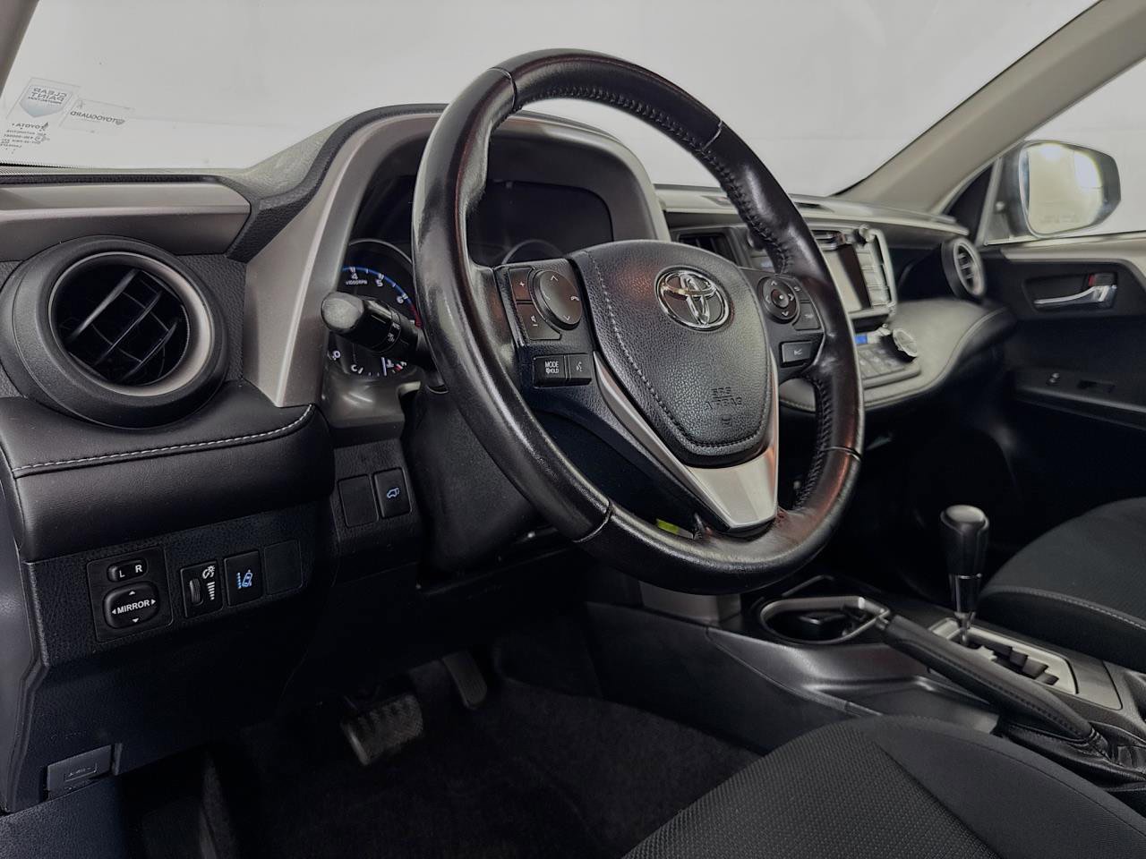 Used 2017 Toyota RAV4 XLE image 21