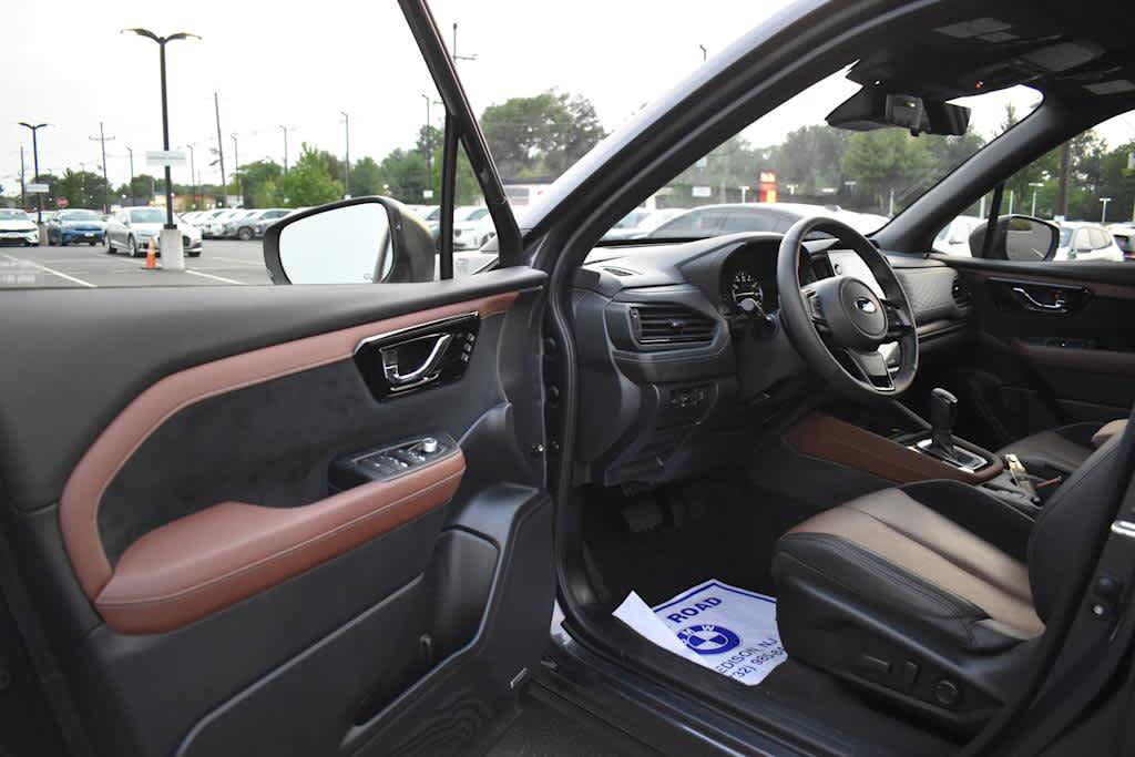 Used 2025 Subaru Forester Touring AWD/4WD image 15