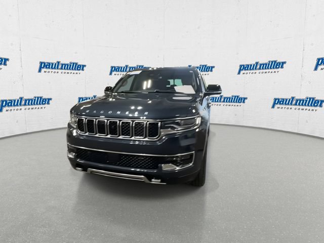 Used 2023 Jeep Wagoneer Series III w/ Premium Group I AWD/4WD image 5
