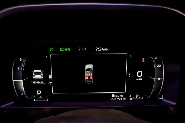 Used 2025 Mitsubishi Outlander AWD image 34