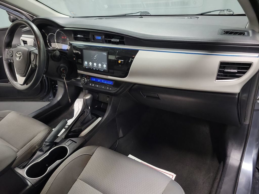 Used 2014 Toyota Corolla LE FWD image 29