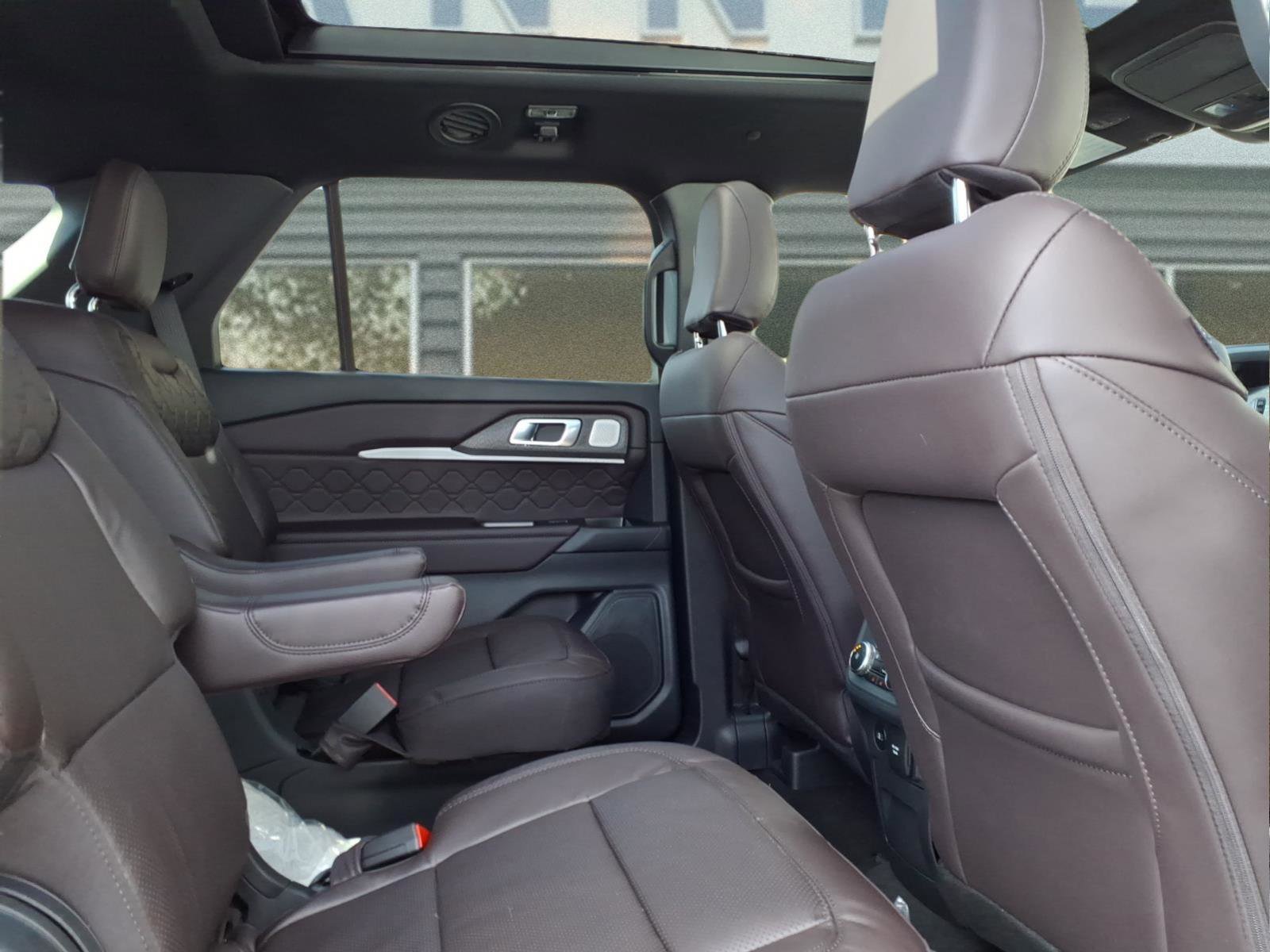 New 2026 Ford Explorer Platinum w/ LUX Leather Package image 5