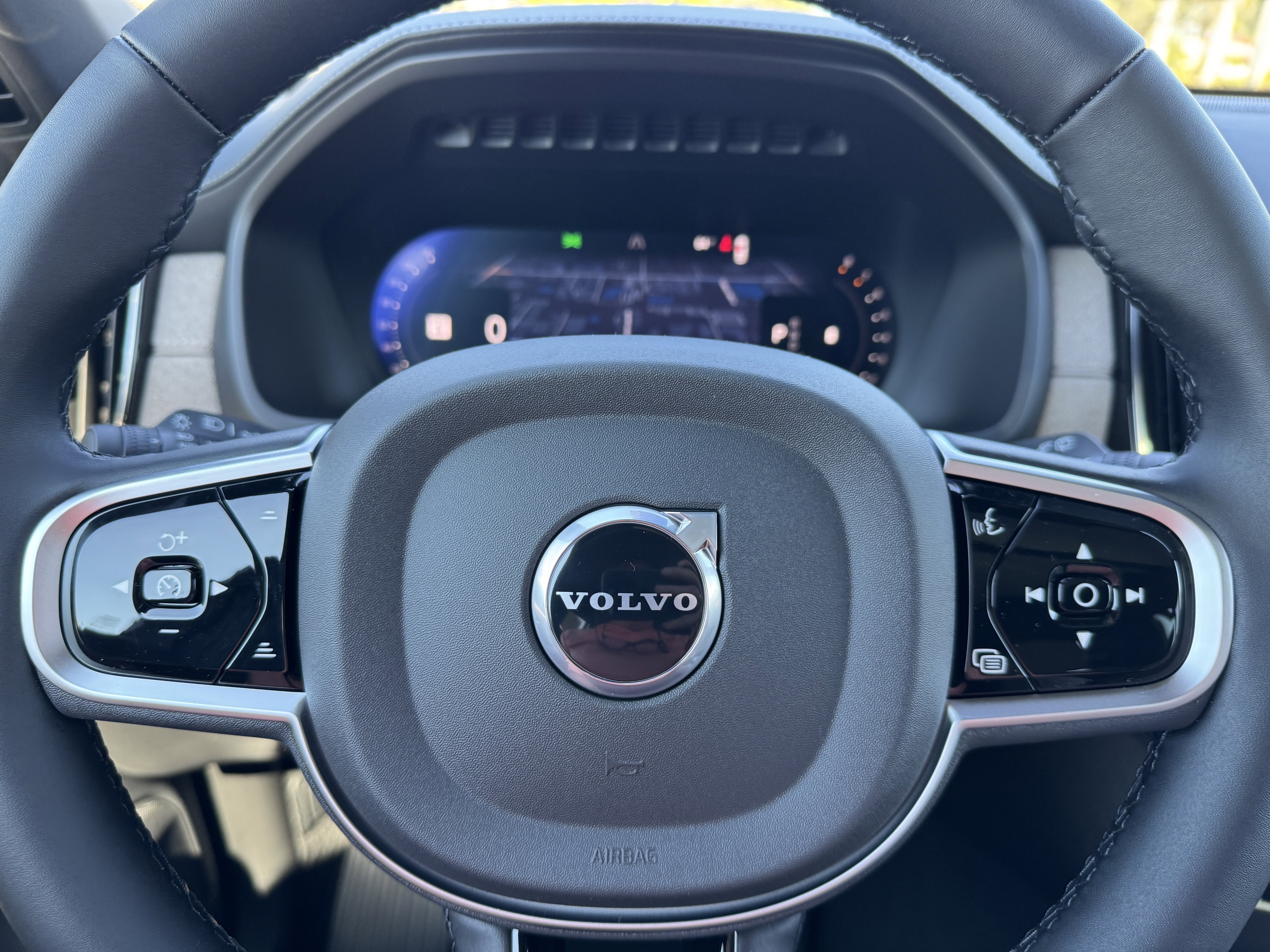 New 2026 Volvo XC90 B6 Plus w/ Protection Package image 31