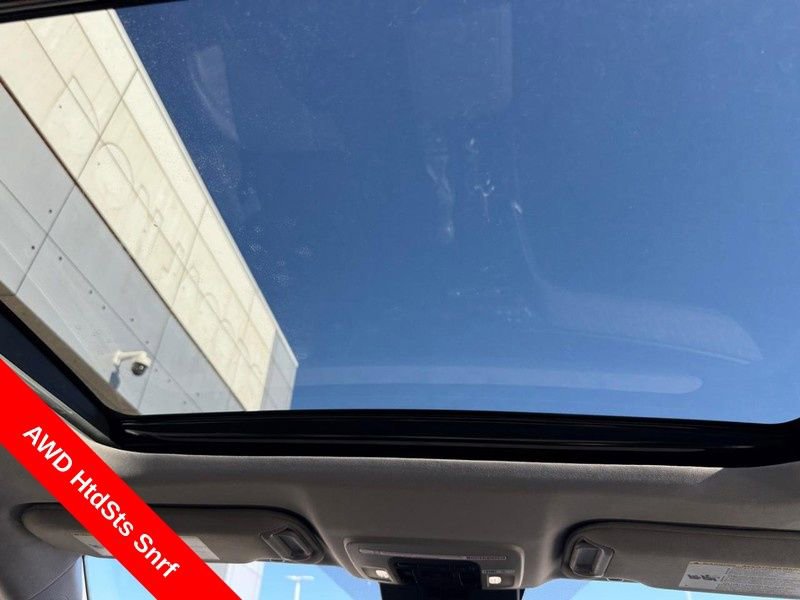 Used 2025 Toyota Camry XLE AWD/4WD image 15